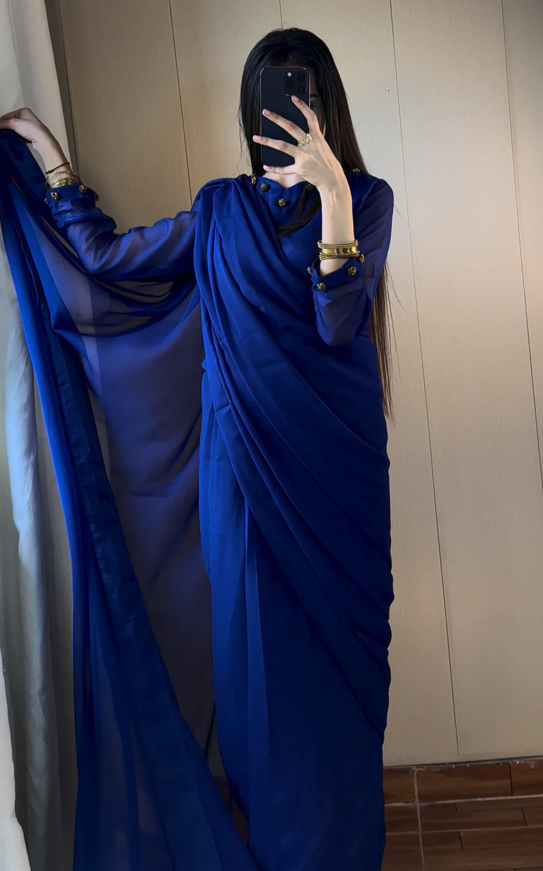 Chiffon Saree Diamond On Neck